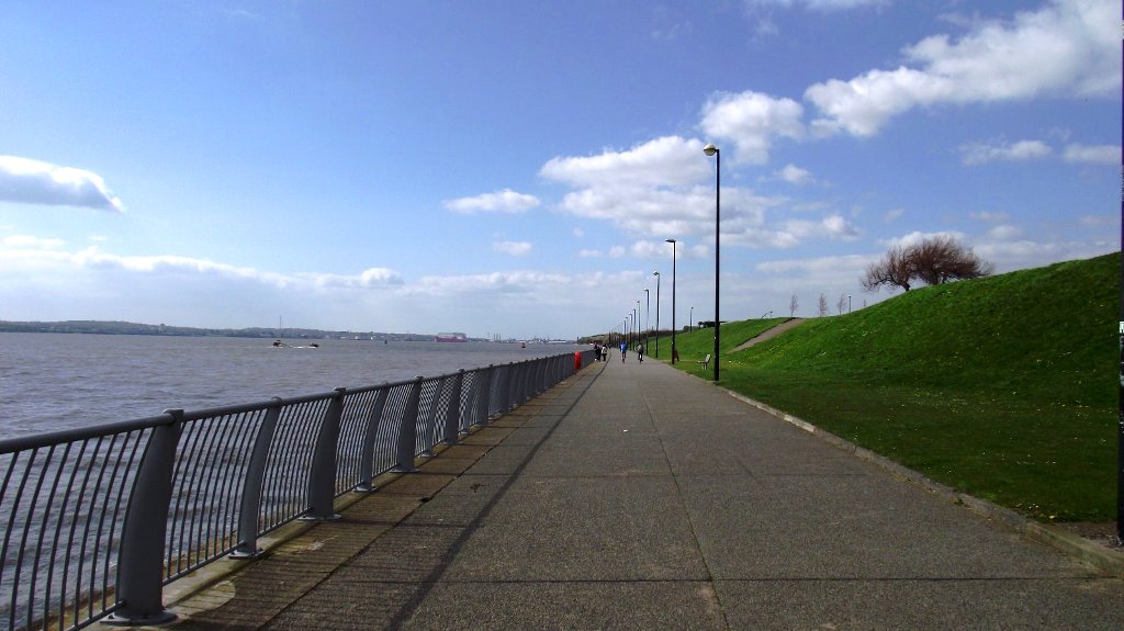 River mersey at Otterspool